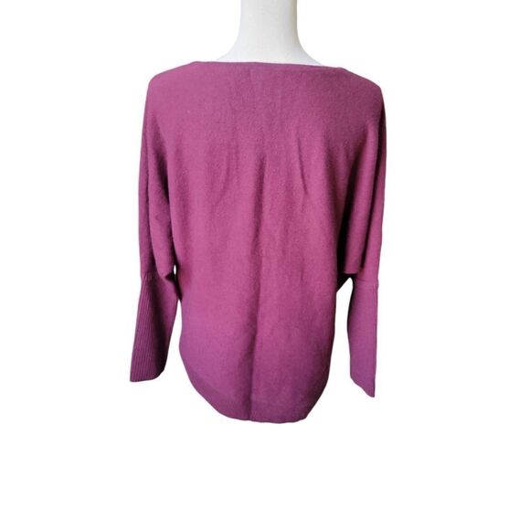 Chico's Black Label 100 % Cashmere Asymmetrical Sweater NWT. Size 0. - Picture 4 of 11